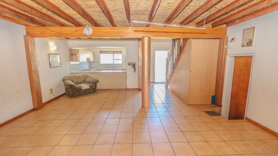 2 Bedroom Property for Sale in Uitzicht Western Cape
